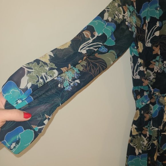 Long, flowy Maxi Dress - Picture 3 of 5